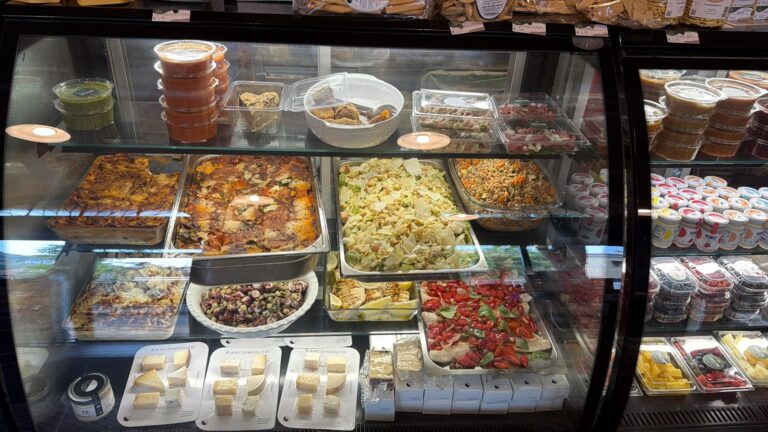 Piatti pronti e insalate al banco gastronomia Orizzonte